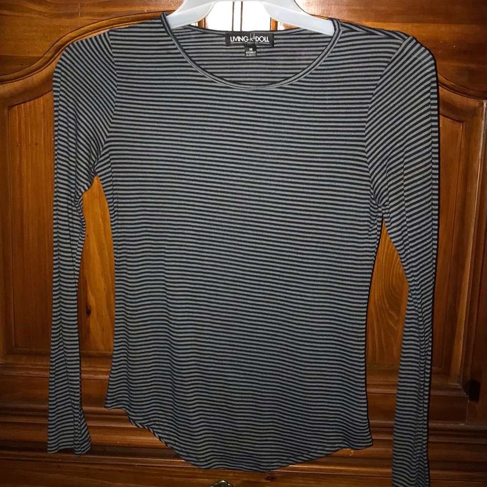 Long sleeve top.  Thin and perfect for fall.